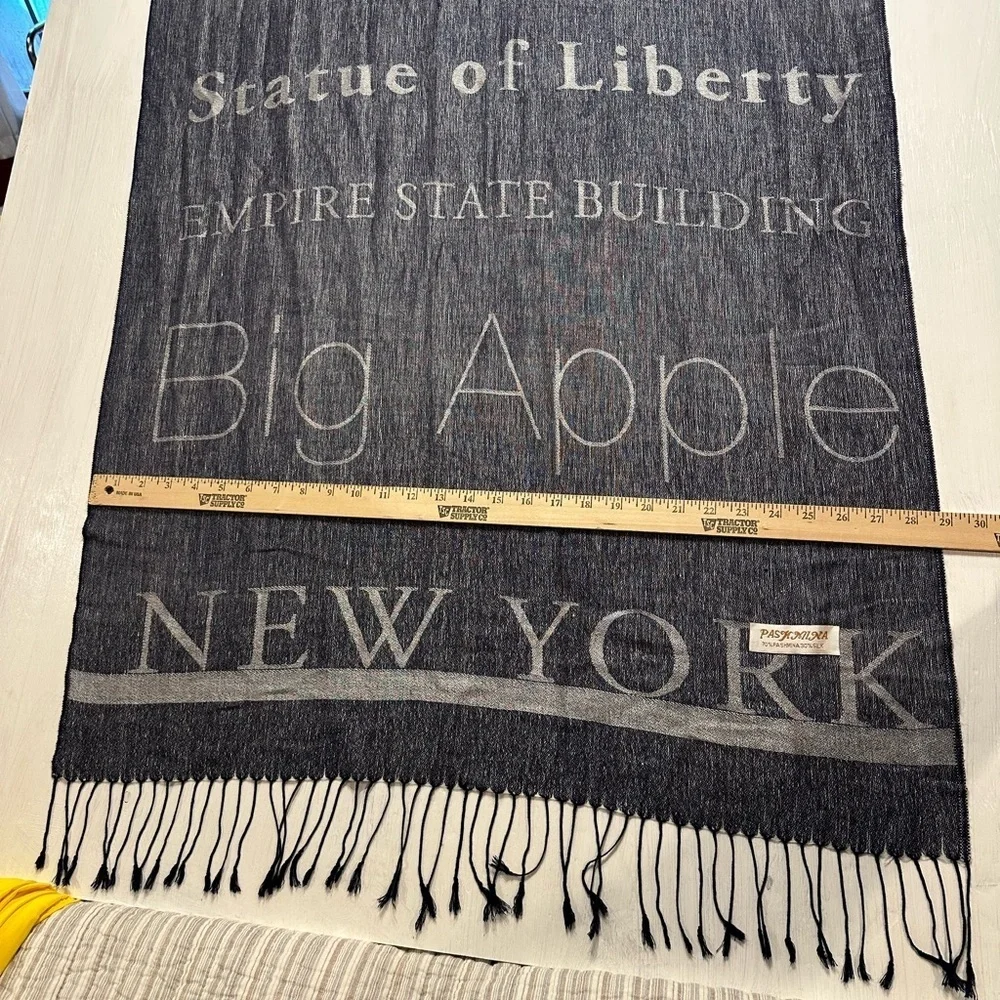 New York City Pashmina Scarf Wrap Shawl 70% Pashmina 30% Silk Big Apple